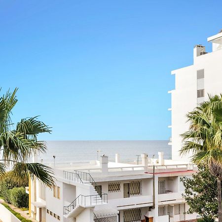 Stylish Modern Beachside Apartment With Pool & Seaview Quarteira Eksteriør bilde